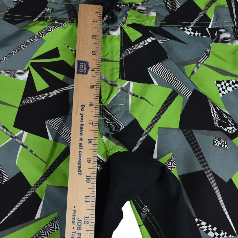 VOLCOM Y2K Surf Board Shorts Measures Sz 32